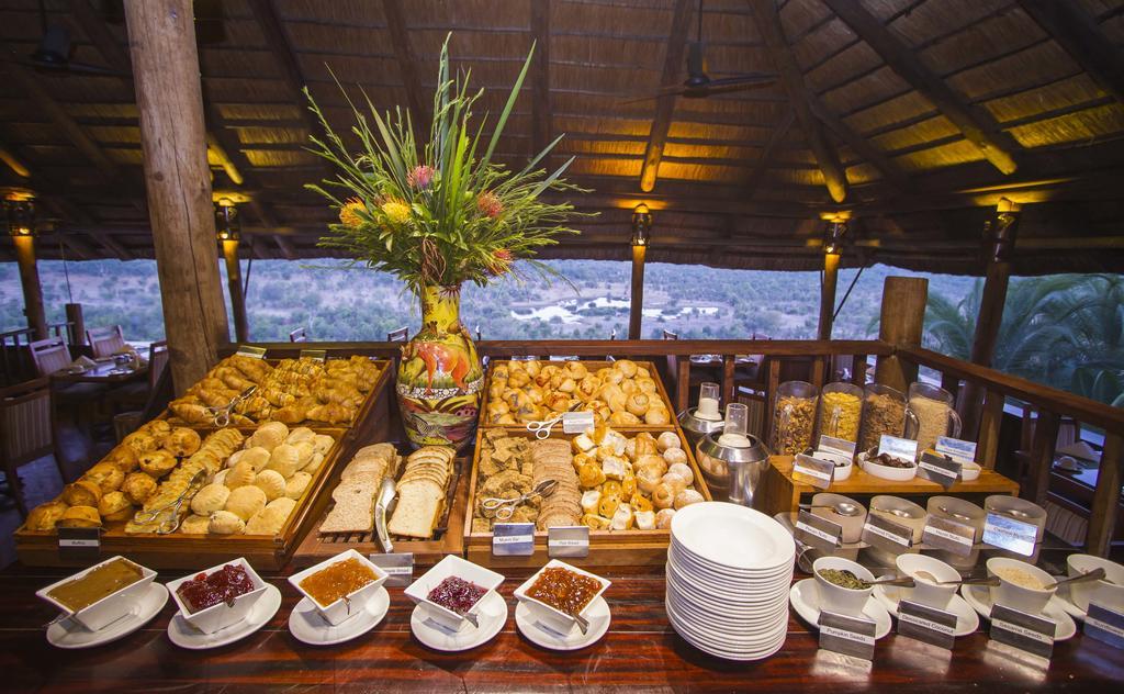 Victoria Falls Safari Lodge Eksteriør billede